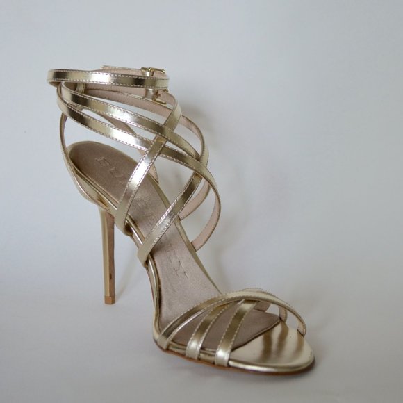 NWT BURBERRY LEATHER STRAPPY SANDALS - Picture 3 of 11